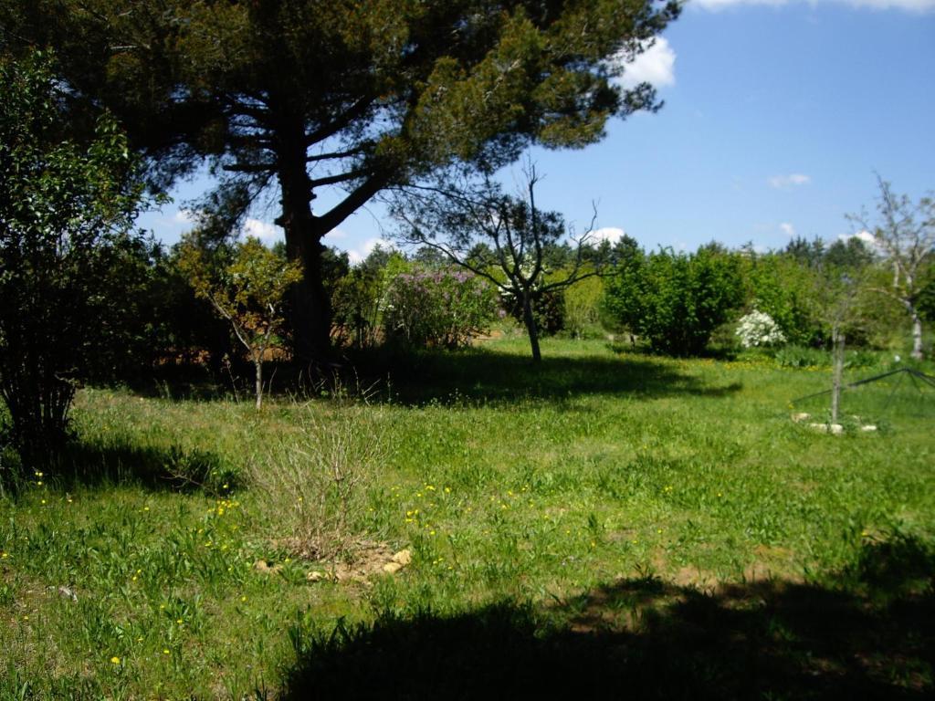 Le Mas Du Ruisseau Бельгард Номер фото